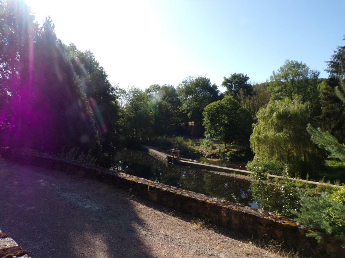Gite "La Meluzine" Au Bord De La Riviere, Avallon, Vezelay, Morvan Magny  エクステリア 写真
